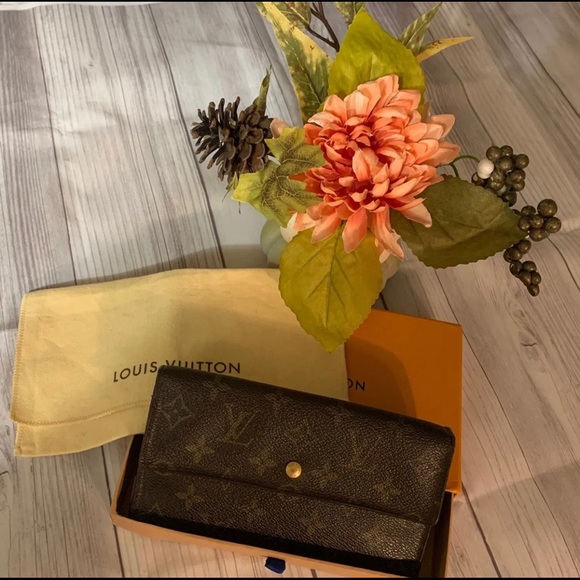 🤎💯 %AUTHENTIC LUZ VUITTON MONOGRAM SARAH WALLET crossbody 🤎🧡 - Picture 6 of 17